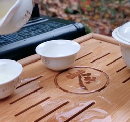 陪我一同煮香茗，和声悦色茶味浓。